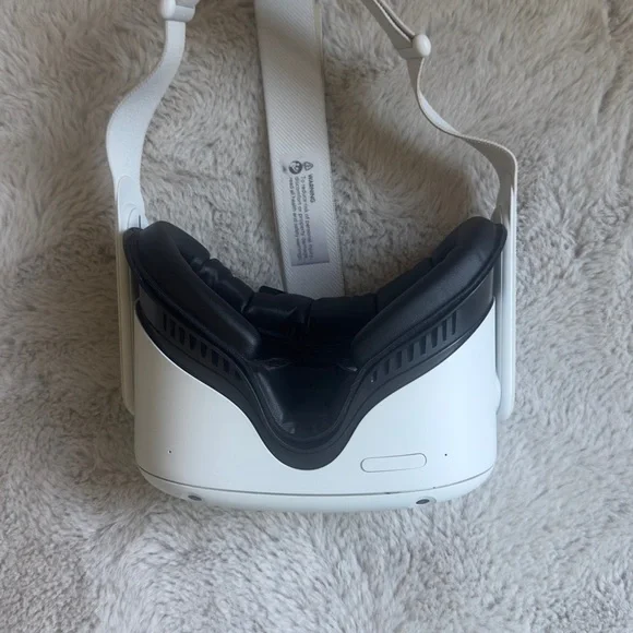 Quest 2 VR Headset - Wireless Virtual Reality Headset Only - Picture 6 of 8